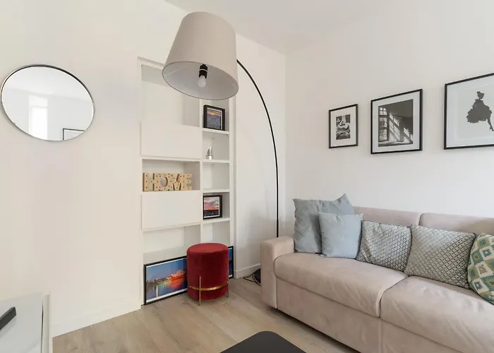 Guesthost - Bright Flat Near Stazione * Μιλάνο