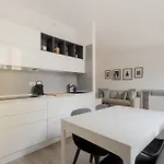 Guesthost - Bright Flat Near Stazione * Mailand