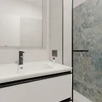 Guesthost - Bright Flat Near Stazione * Mailand