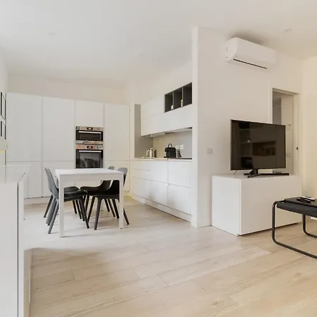 Guesthost - Bright Flat Near Stazione * Mailand